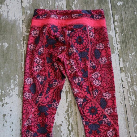 LULULEMON Run Inspire Crop II Full-On Luxtreme 8 - Picture 5 of 7